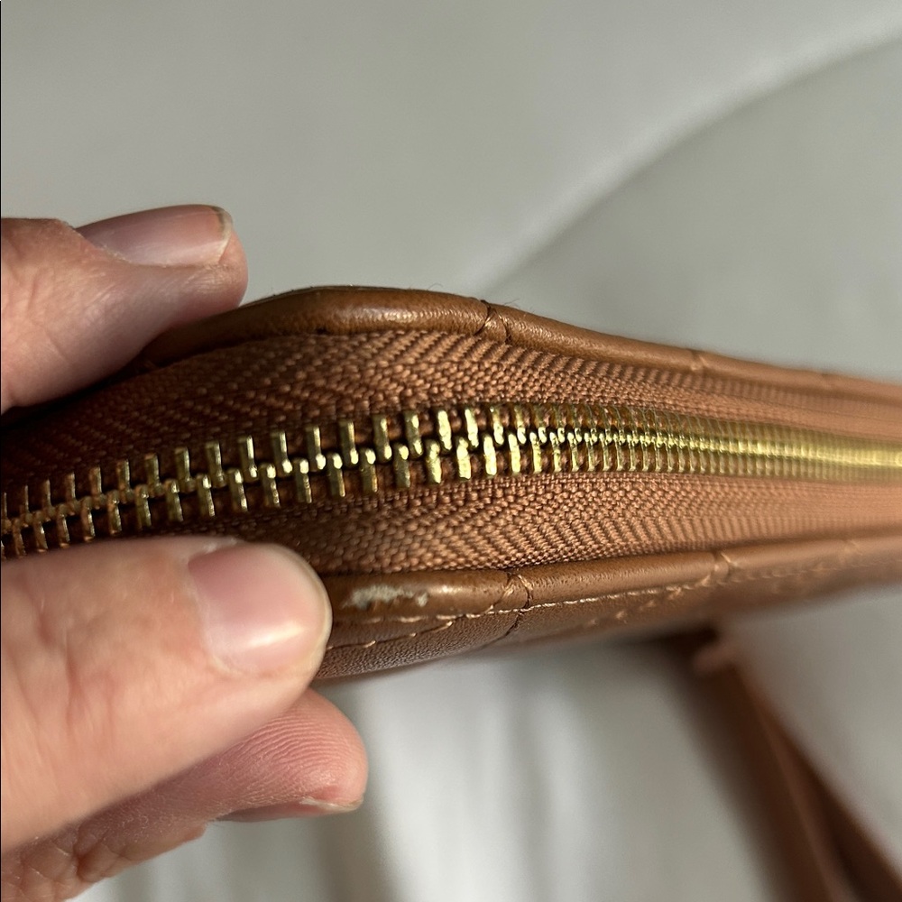 Betsy‎ Johnson Quilted Wristlet with Gold Accents - Picture 12 of 12